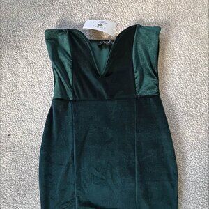 NWT In The Style Sexy Velvet Mini Dress with Plunge/Boning Neckline